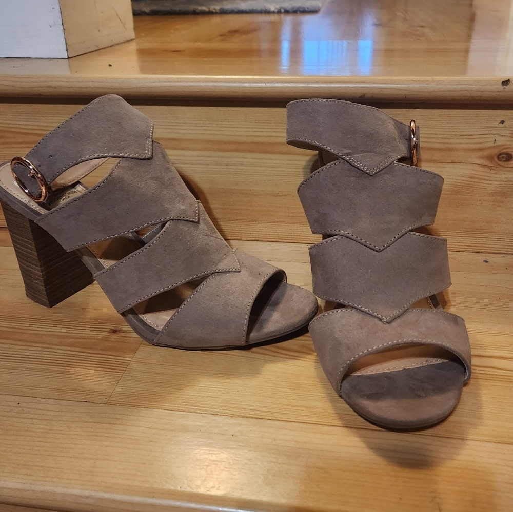 LC Lauren Conrad Women's  Chunky Heeled Sandals 👡 - Picture 4 of 15
